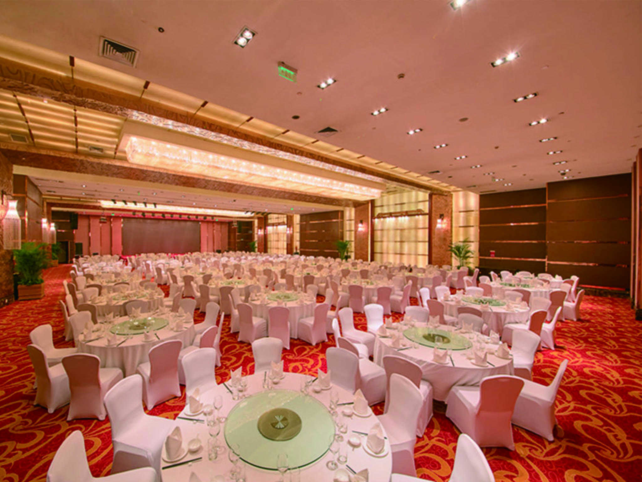 Gehua New Century Hotel Пекин Экстерьер фото